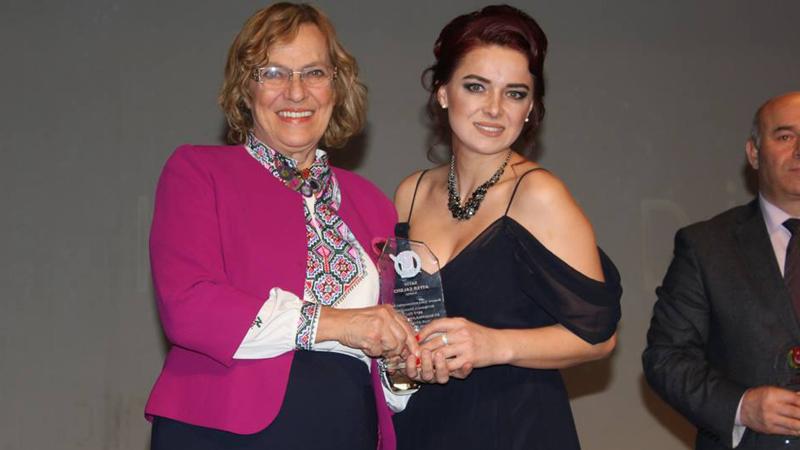 Yılın en iyi gazetecisi ödülü Şule Perinçek'e