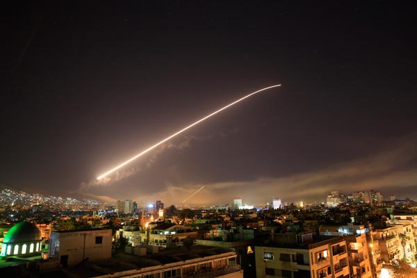 ABD Suriye'ye Saldırdı