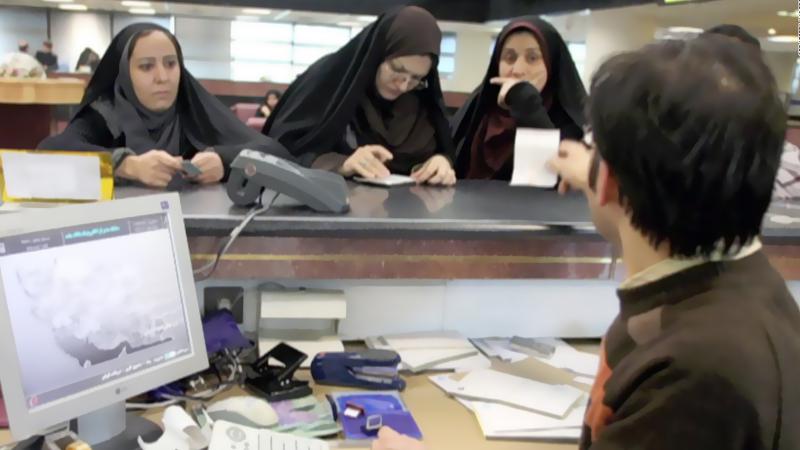 SWIFT, İran bankalarının erişimini kesti