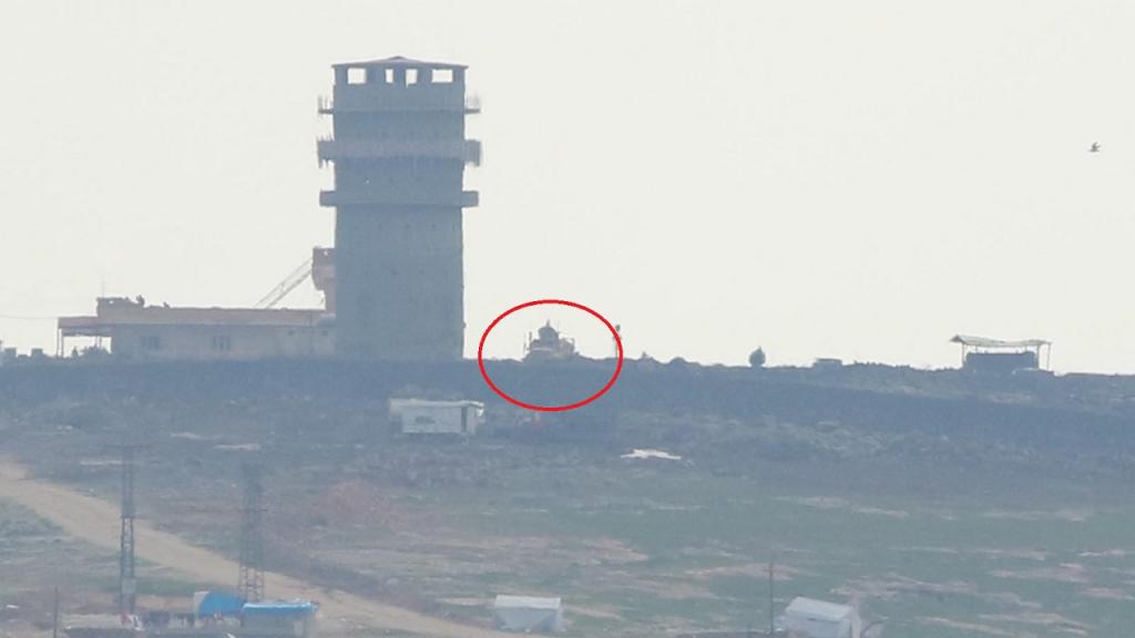 TSK siperlerinin karşısında ABD askerleri ile PKK/YPG'liler nöbet tutuyor TSK siperlerinin karşısında ABD askerleri ile PKK/YPG'liler nöbet tutuyor