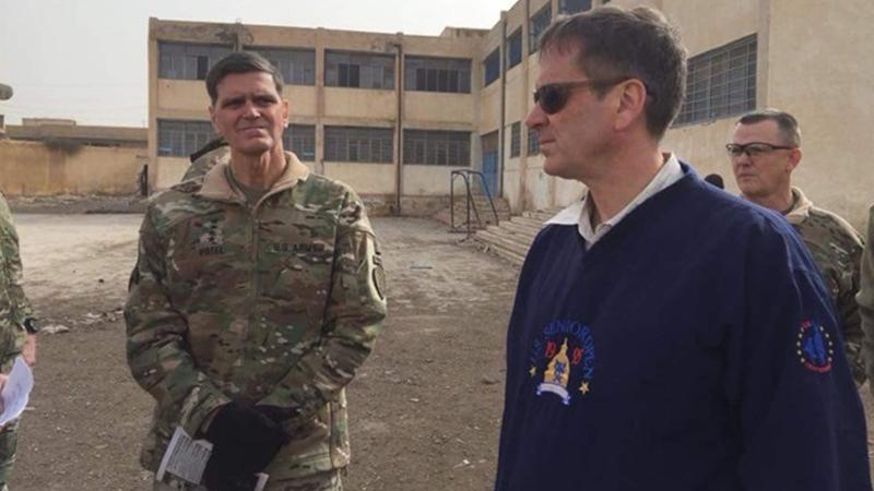 ABD'li komutan PYD'li teröristleri ziyaret etti