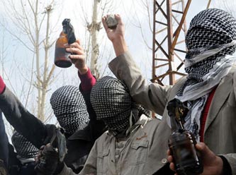 Bin silahlı PKK'lı terörist Türkiye'ye giriş yaptı