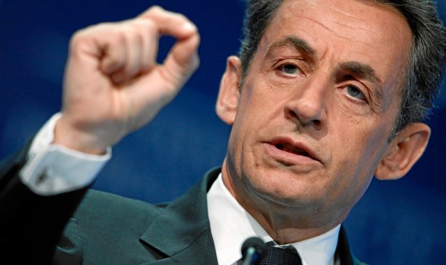 Fransa'da zafer Nicolas Sarkozy'nin