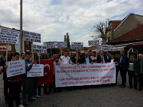 Kosova'da Türk, Arnavut ve Boşnaklar'dan soykırım iddialarına protesto